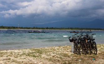 gili trawangan bicycles white beac