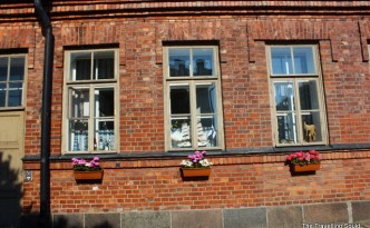 brick building suomenlinna red