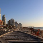 A day at a Tel Aviv beach in pictures