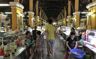 cho hoi an central market vietnam