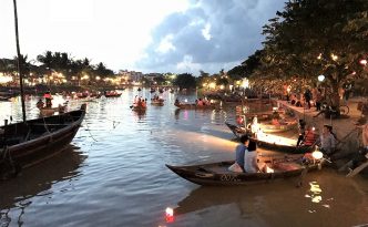 hoi an anicent town Thu Bon River dusk