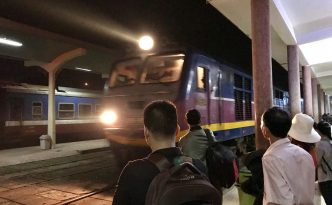 train hue to danang night