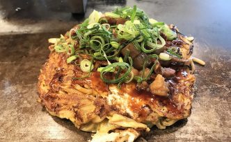 hiroshima style okonomiyaki Nagatahonshou in Kobe Sannomiya for good Yakisoba
