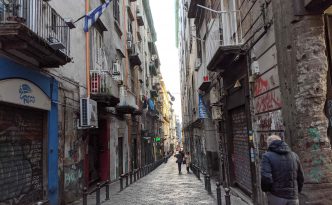 ripped off by a female taxi driver in Naples